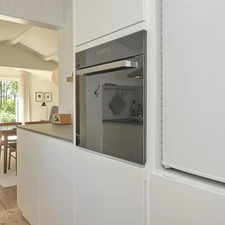 In With 3 Bedrooms, Sauna And Internet