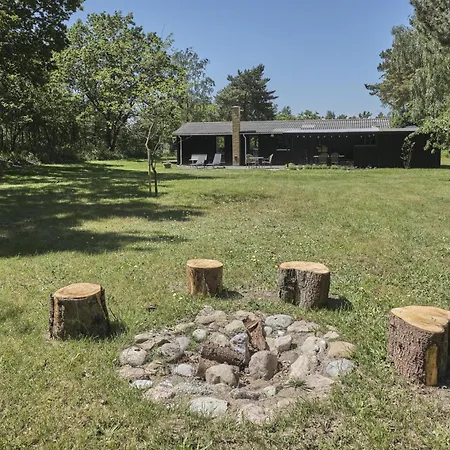 In With 3 Bedrooms, Sauna And Internet
