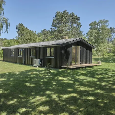 In With 3 Bedrooms, Sauna And Internet Prázdninový dům